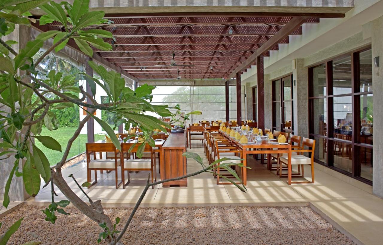Goldi Sands Hotel Негомбо Экстерьер фото